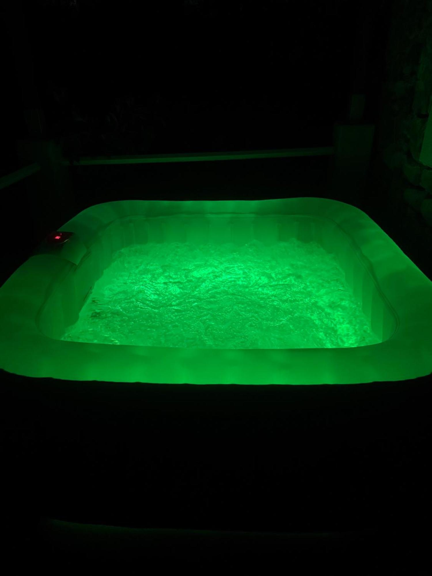 Votre Cocon En Pierre Et Son Spa En Option Gite Le Repos Des Chenes Régusse 외부 사진