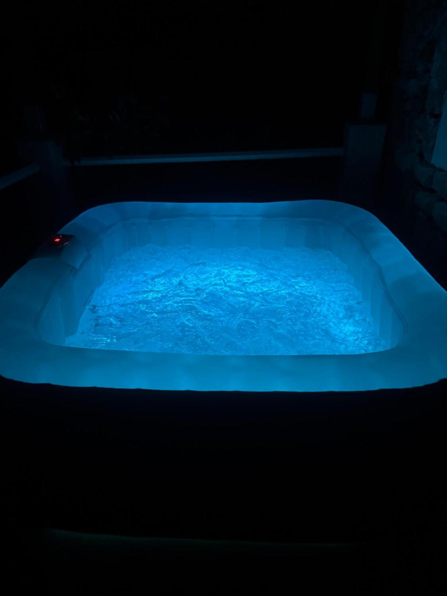 Votre Cocon En Pierre Et Son Spa En Option Gite Le Repos Des Chenes Régusse 외부 사진